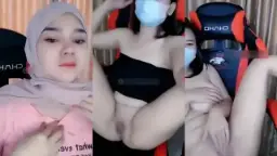 Arunika Hijab Binal Bugil Colmek Live Video by PornOne