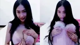 Awcece Sekarang Live di BLING2 Sexy Jilat Uting Video by xHamster