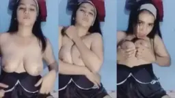 Live Sange Tante Mainin Toket Video by TubeV