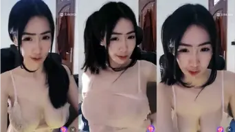 Live Show Belahan Toket Gede Awcece Video by TubeV