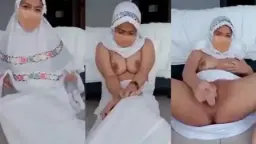 Maelaela Mukena Toge Colmek Pakai Dildo Video by Indo18