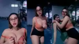 Miya Toge di Kolam Renang Bareng Bestie Video by xHamster