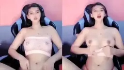 Roscha Buka Baju Video by PlayBokep
