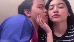 Sepasang Sejoli Berduaan di Kosan Video by KingBokep
