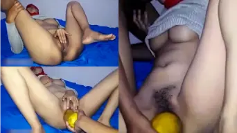 Sodok Meki Ukhtie Pake Pepaya Besar