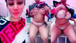 Tante Bunga Mendesah Remas Tobrut Video by PornGo